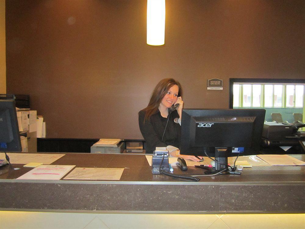 Red Pine Inn & Conference Centre Alliston Extérieur photo