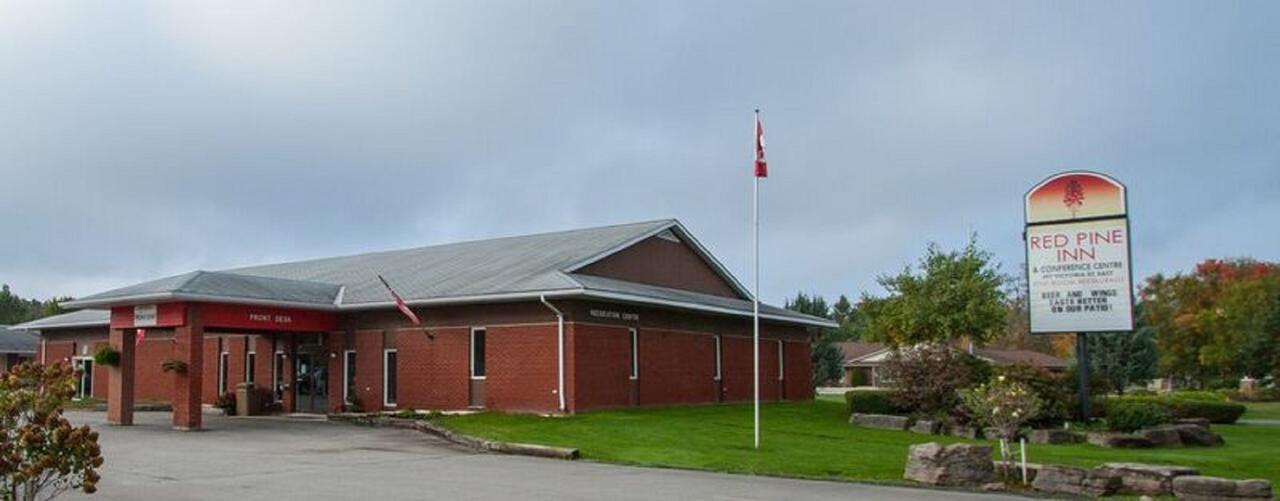 Red Pine Inn & Conference Centre Alliston Extérieur photo