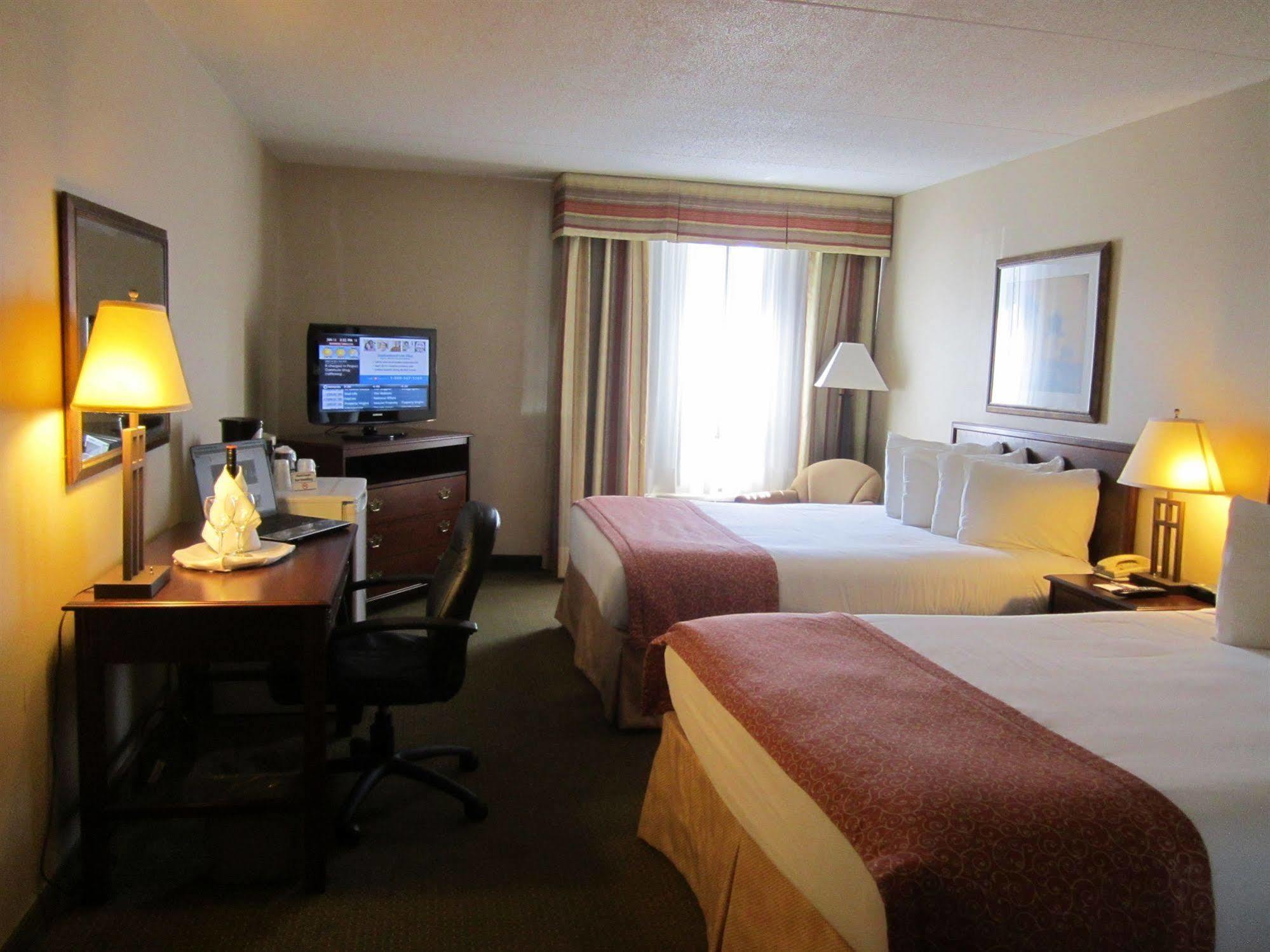 Red Pine Inn & Conference Centre Alliston Extérieur photo